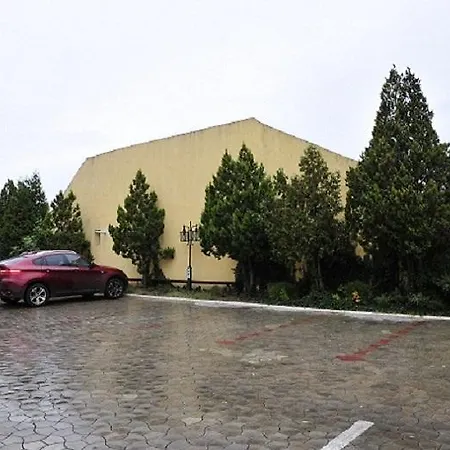 فندق Ambassador 4*