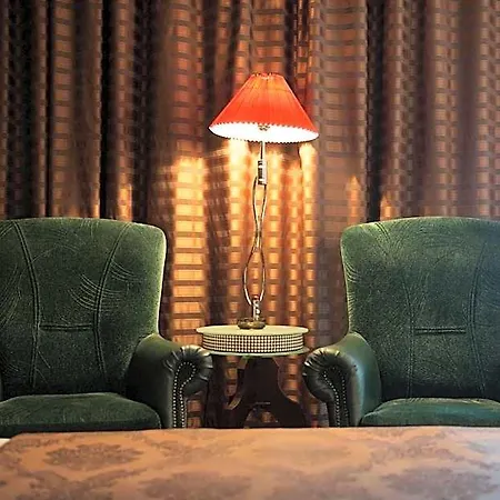 فندق Ambassador 4*