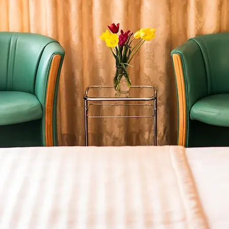 Ambassador Hotel 4*