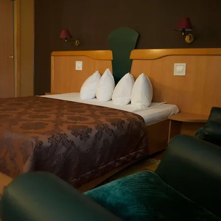 Ambassador Hotel 4*