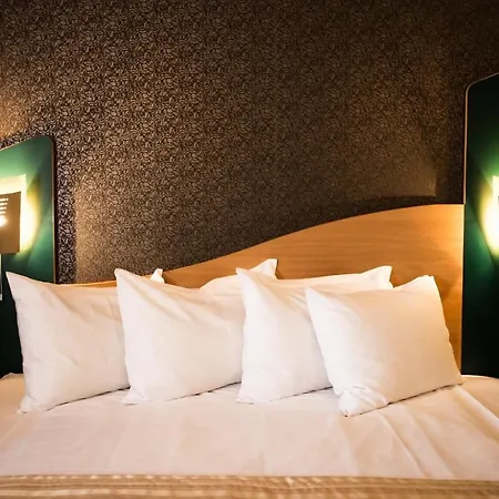 Ambassador Hotel 4*